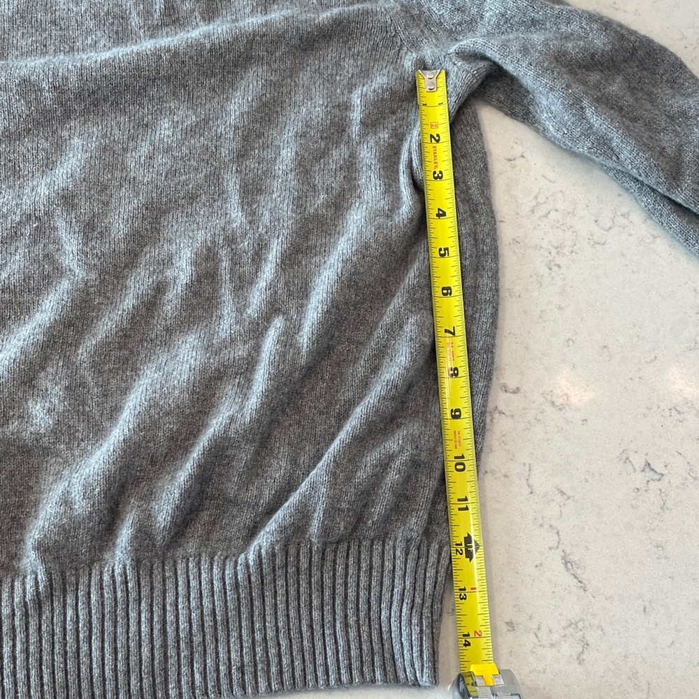 Everlane Cashmere Gray Sweater size M - Picture 5 of 8